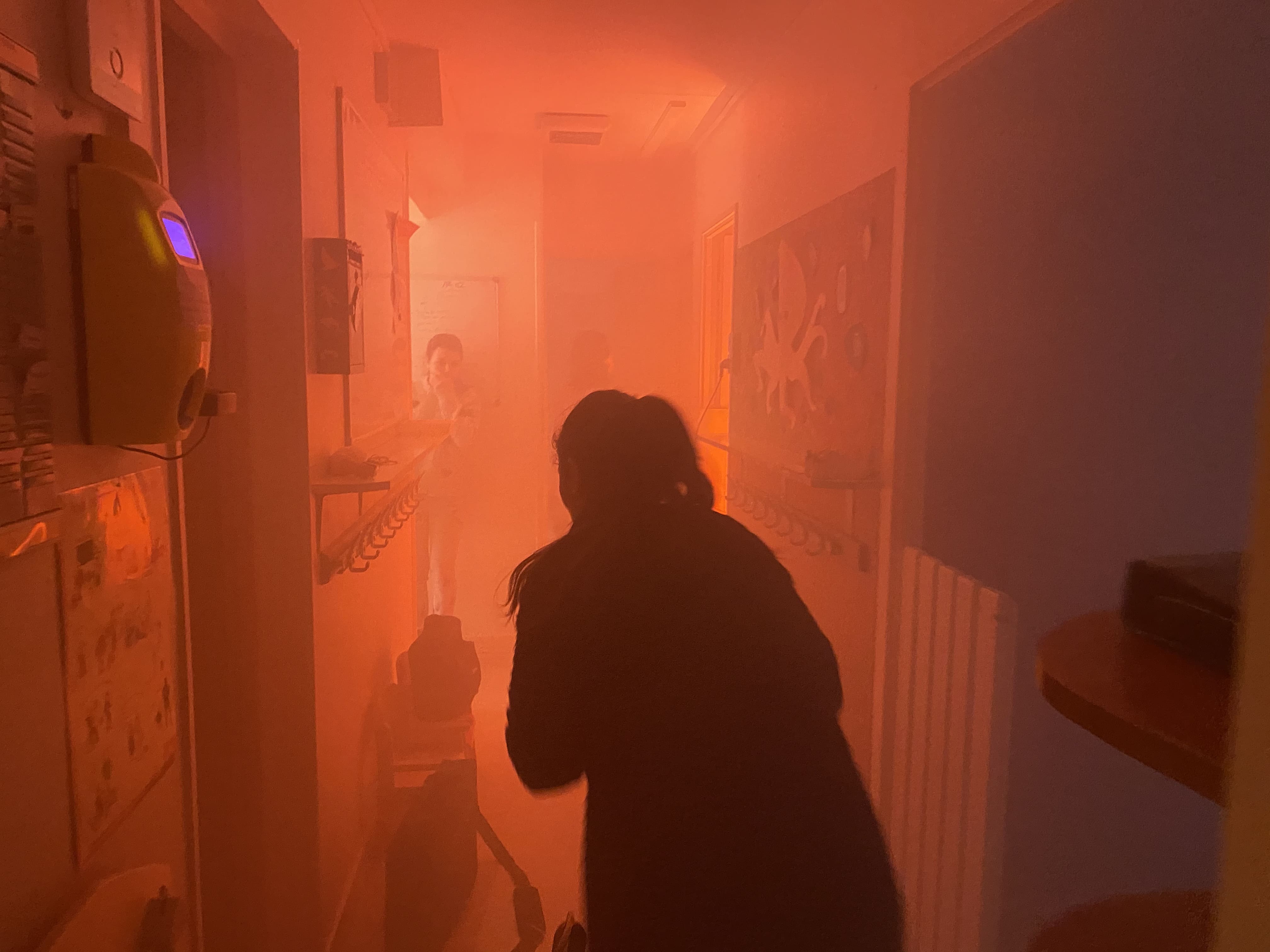 Formation incendie dans un couloir enfumé