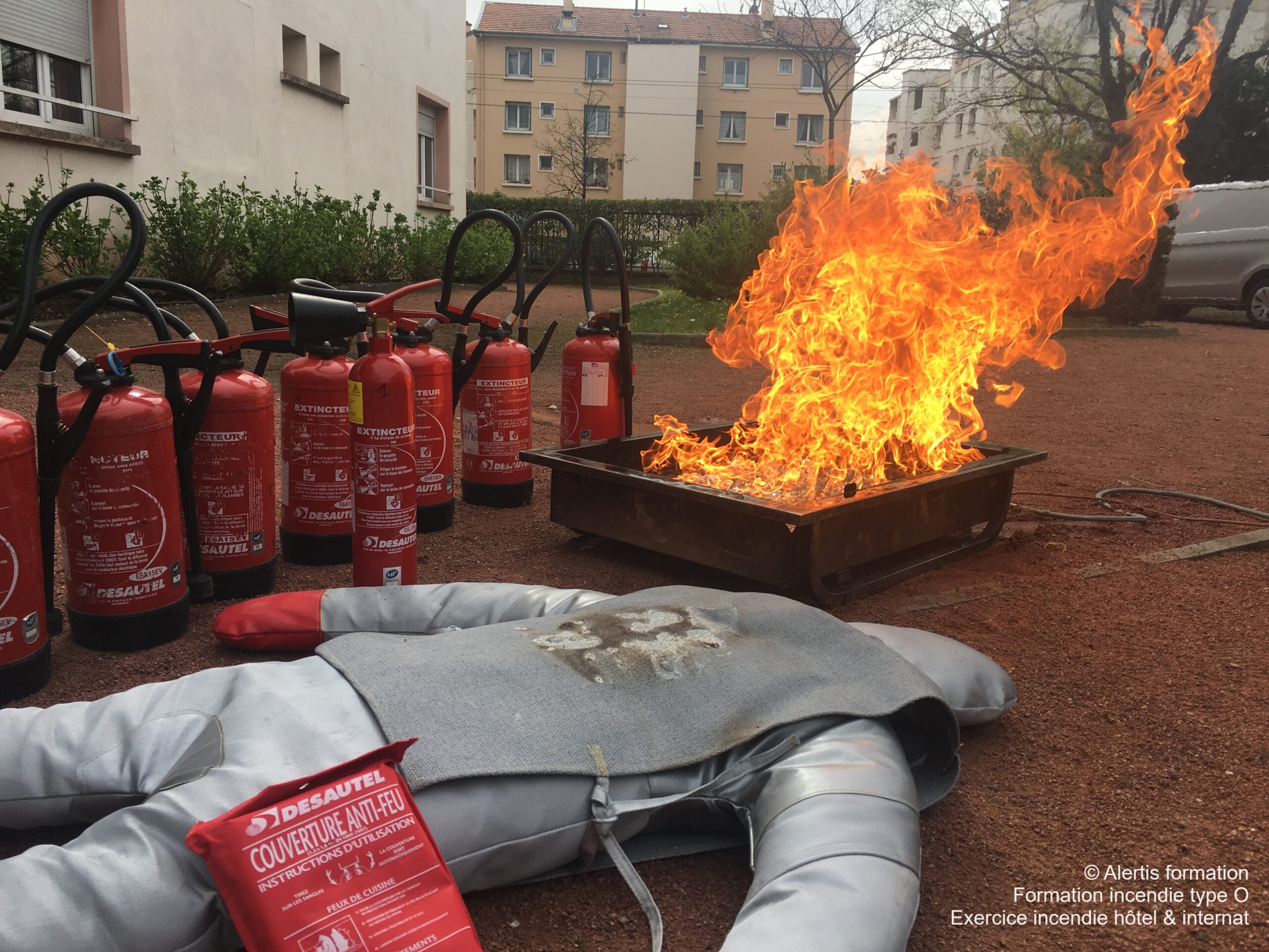 Exercice d’utilisation d’un extincteur lors d’une formation