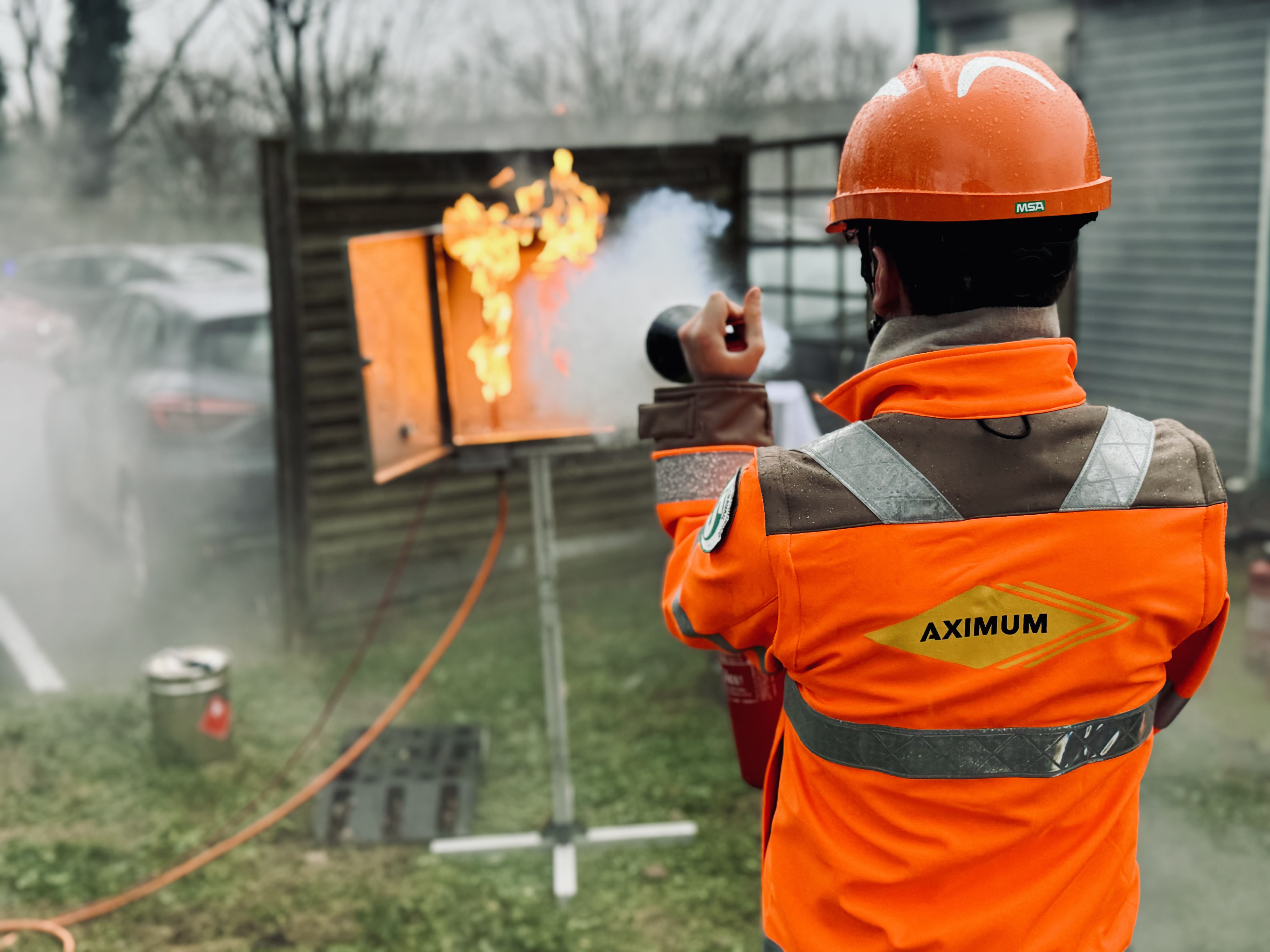 Formation à la lutte contre l'incendie avec un extincteur